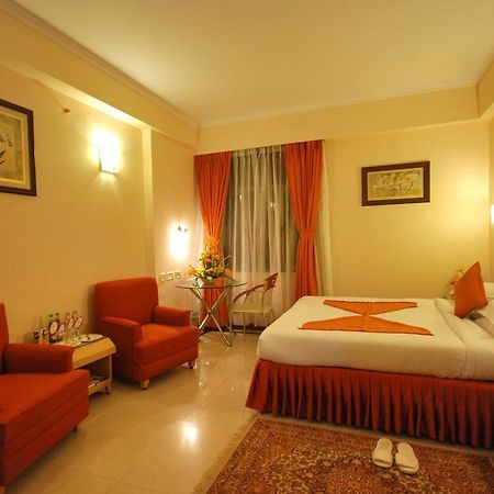 The Senator Hotel Kolkata Ngoại thất bức ảnh