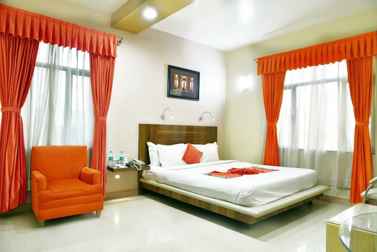 The Senator Hotel Kolkata Ngoại thất bức ảnh