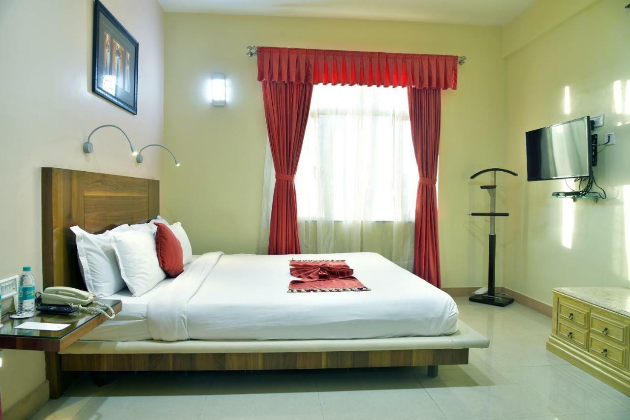 The Senator Hotel Kolkata Ngoại thất bức ảnh
